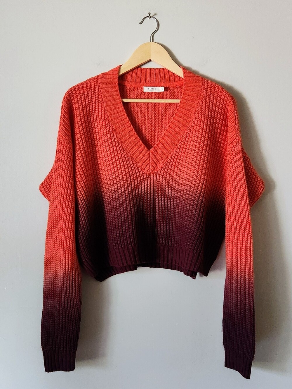 Harper Heritage Red to Burgundy Ombre V-Neck Crop Sweater Sz M